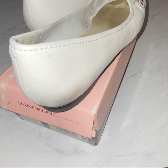 Bandolino White Flat Leather Shoes - Picture 6 of 12